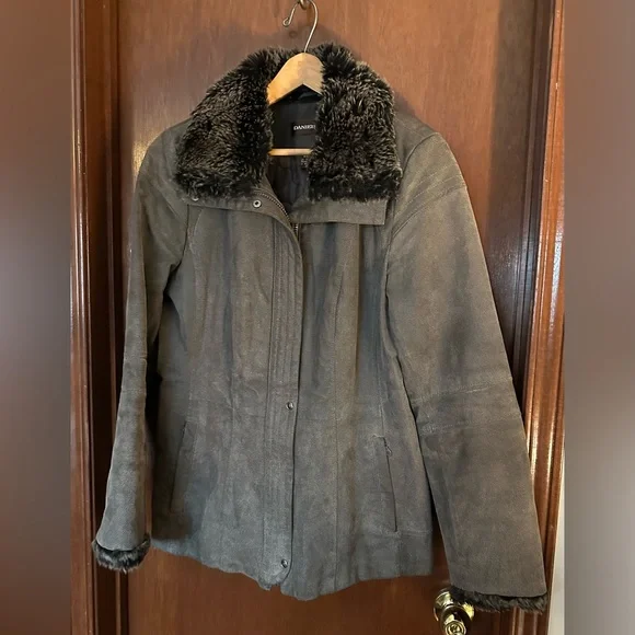 Danier Woman’s Leather Winter Jacket - Picture 2 of 8